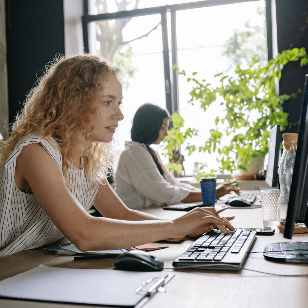 Microsoft 365 Copilot Business helping employees work efficiently using AI in daily tasks